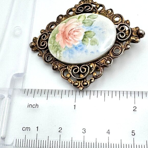 Hand-Painted Floral Porcelain Vtg Brooch Pendant Gold-Tone Signed Ornate Frame - Picture 2 of 8
